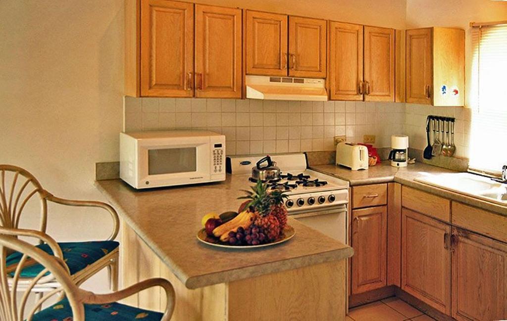 Cedar Grove Dickenson Bay Cottages الغرفة الصورة