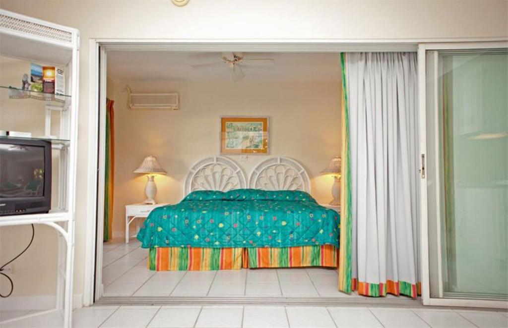 Cedar Grove Dickenson Bay Cottages الغرفة الصورة