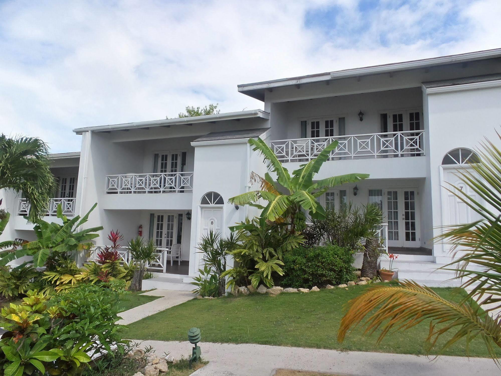 Cedar Grove Dickenson Bay Cottages المظهر الخارجي الصورة